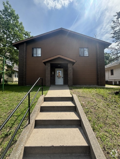 Building Photo - 822 7th Ave S