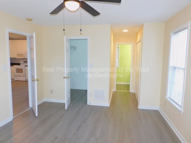 Building Photo - 4301 Edgemore Rd