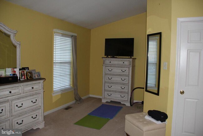 Building Photo - 506 Quincy St