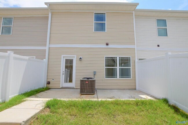 Building Photo - 350 Falling Water Ln SW