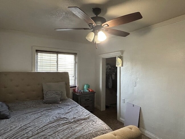 Building Photo - Cute & Cozy 2 BR/1 BA Single Family Home i...