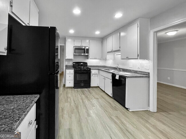 Building Photo - 3006 Ashland Ct SW