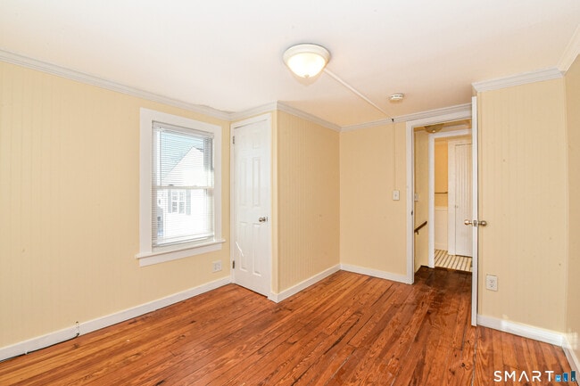 Building Photo - 6 Springdale St