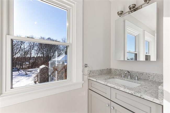 Building Photo - 118 Ocean Ave