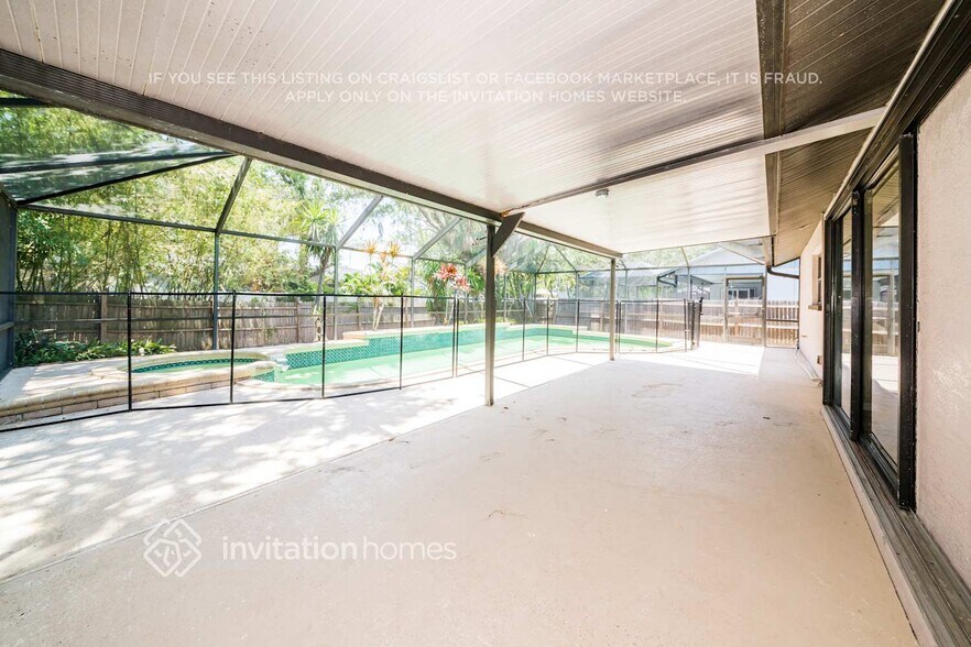 Building Photo - 2204 Tall Oak Ct