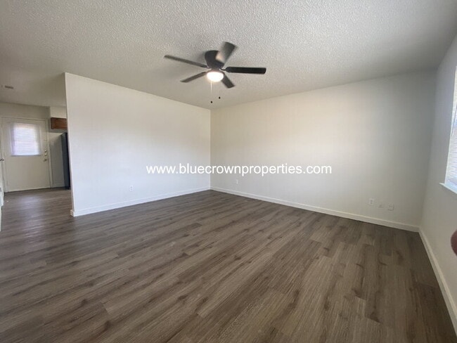 Building Photo - 1119 Suburban St