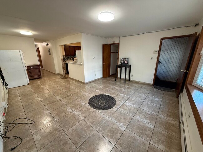 Building Photo - 36 W 9th St