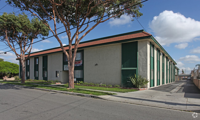 Primary Photo - Cedar Villa Apartments