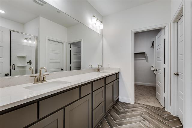 Building Photo - 2530 Campden Mews