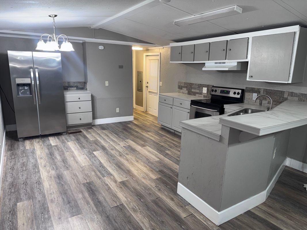 Building Photo - 15637 Sims Ln