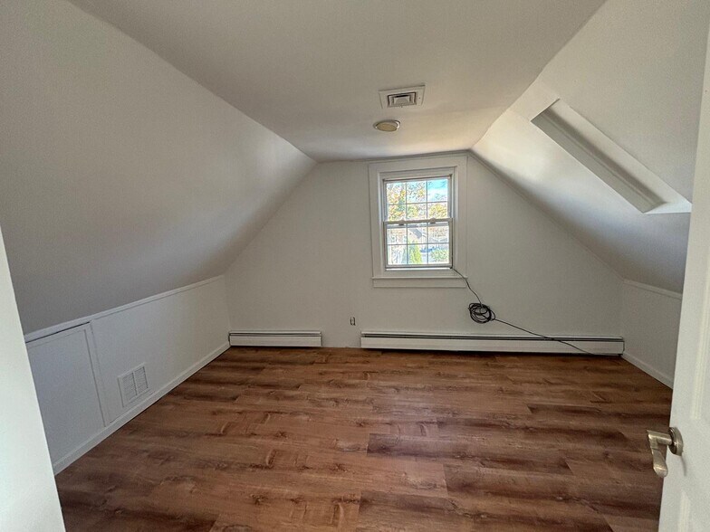 Building Photo - 303 West Ln