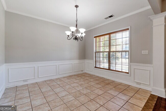 Building Photo - 214 Farm Manor Ct