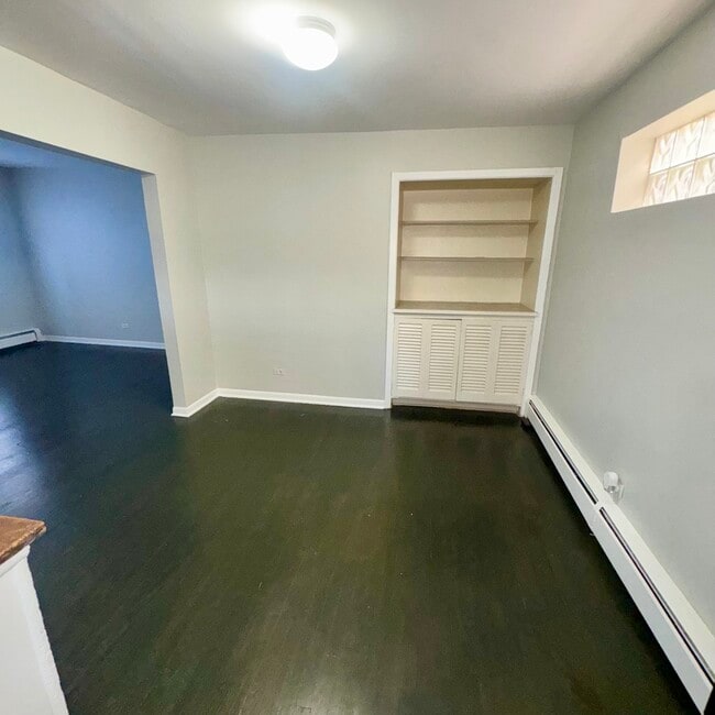 Building Photo - 6235 N Mozart St