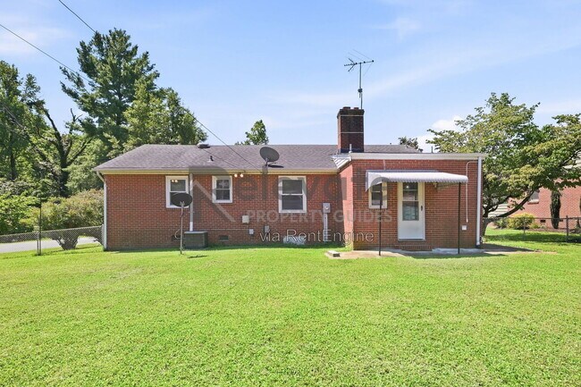 Building Photo - 2212 Drummond Dr