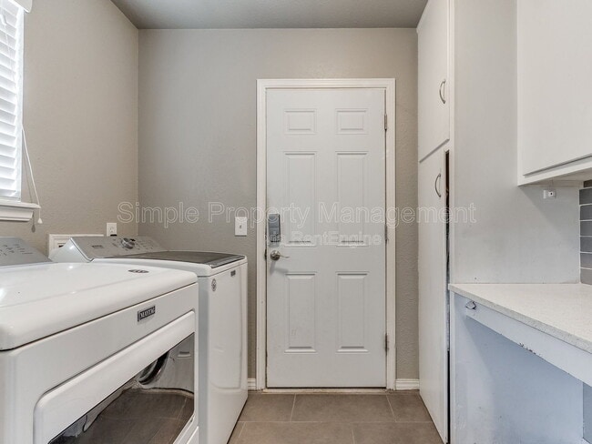 Building Photo - 4136 NW 61st Ter