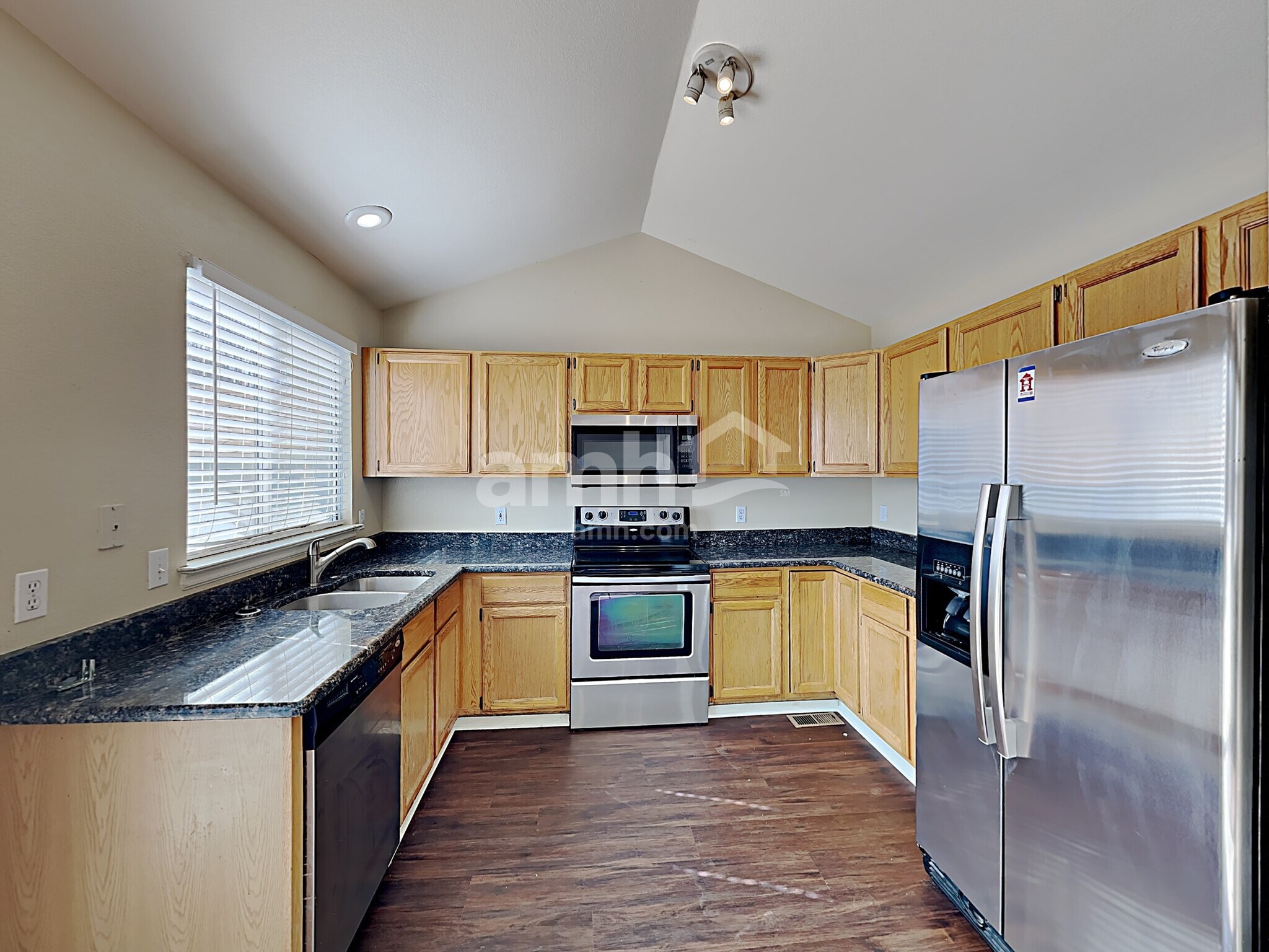 Building Photo - 2768 S Cathay Ct