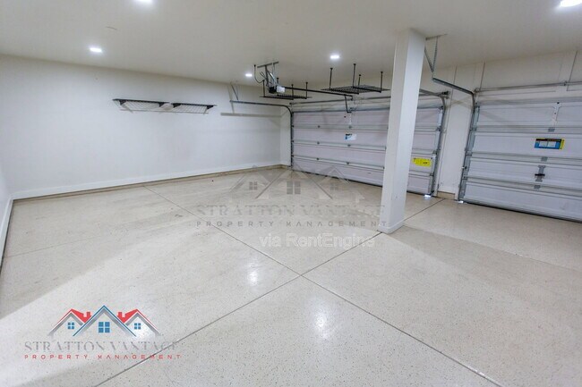 Building Photo - 14616 W Windward Ave