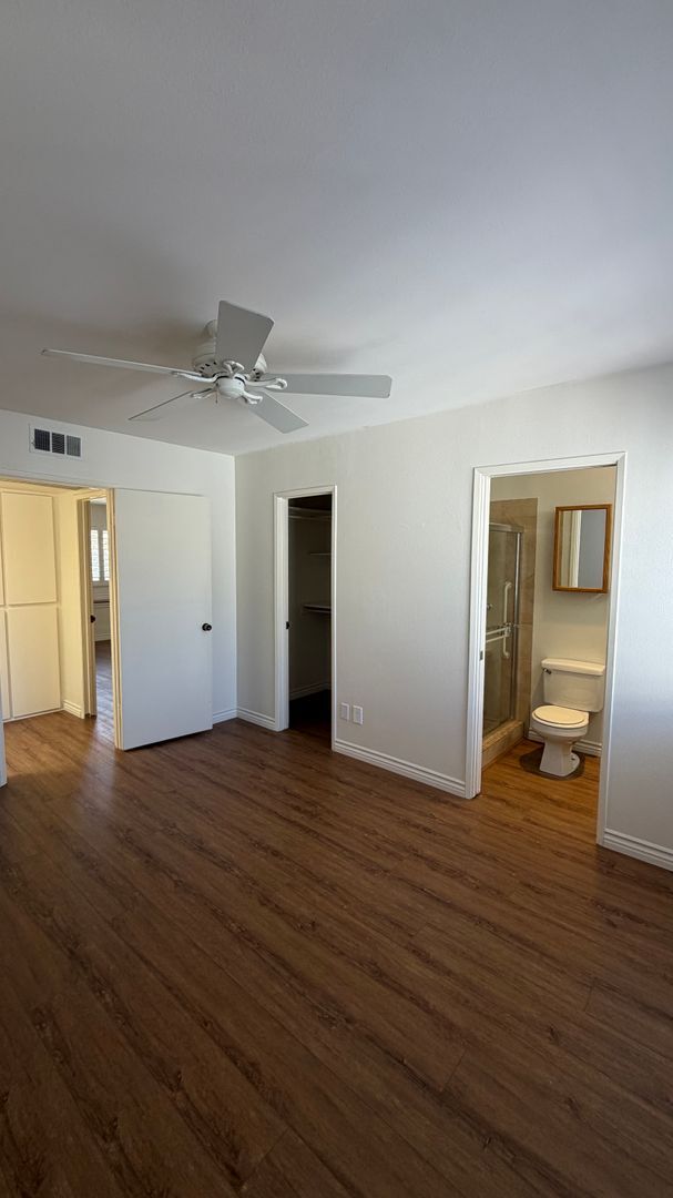 Building Photo - DESIRABLE TWO BEDROOM TWO BATH HOME IN STUDIO CITY