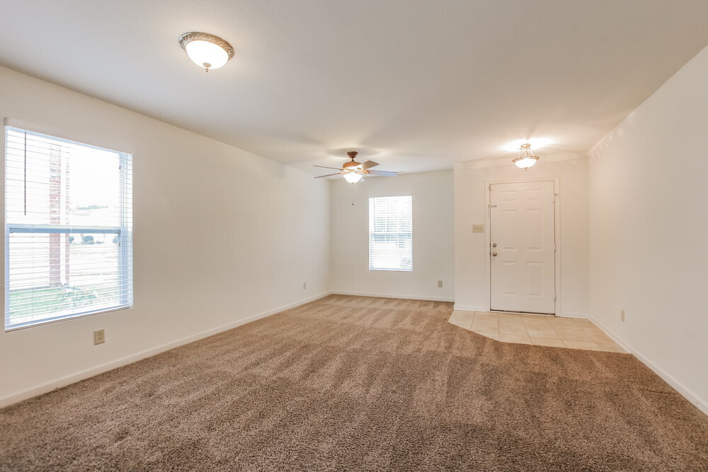 Building Photo - 14215 Luscombe Farm Rd
