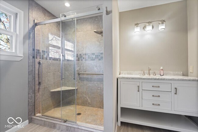 Building Photo - 10293 E County Rd 100 S