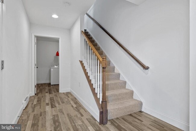 Building Photo - 420 Mayer Pl