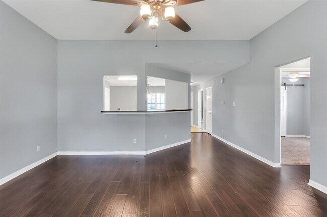 Building Photo - 223 Fantasy Ln