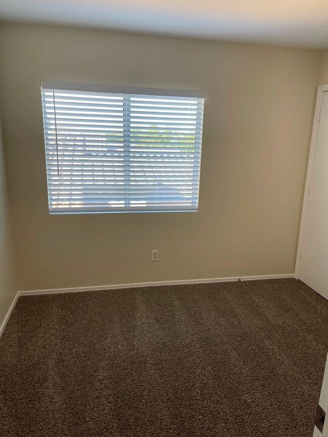 Building Photo - 12825 W Cherry Hills Dr