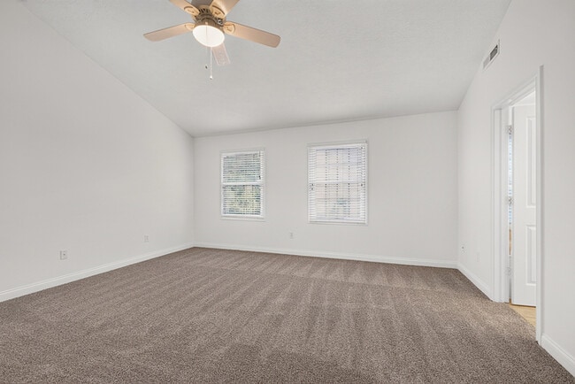 Building Photo - Beautiful 3 Bed Townhome In the Heart Of Village Of West Clay!