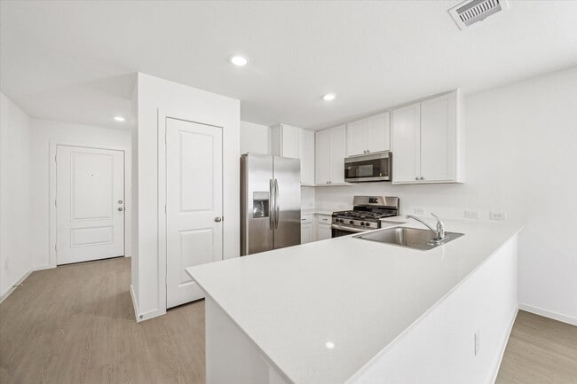 Building Photo - 16207 Rustic Pr Dr