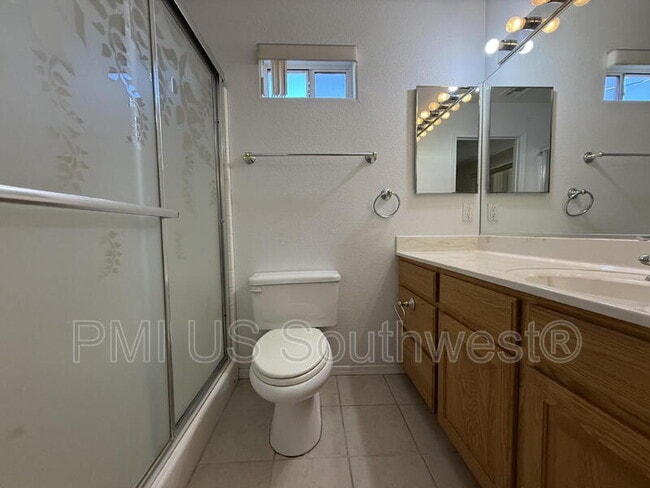 Building Photo - 1720 Central Ave