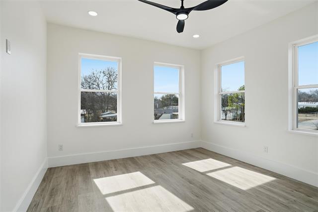 Building Photo - 125 Palm Ln