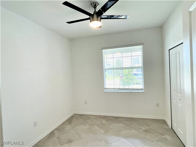 Building Photo - 2611 Scarlet Wy