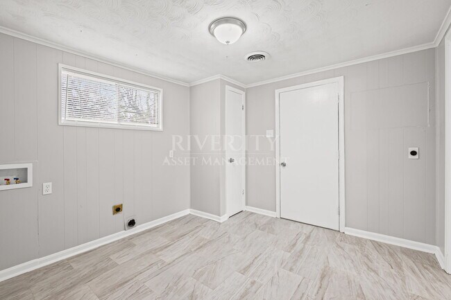 Building Photo - 4903 Given Ave