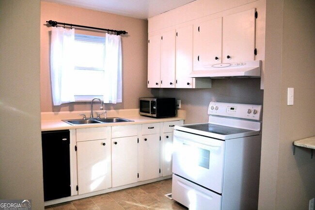 Building Photo - 403 Mary Ln