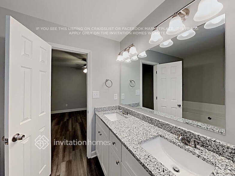 Building Photo - 4426 Stonefield Dr