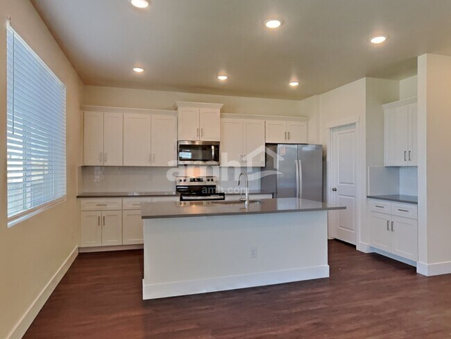 Building Photo - 1405 Alderleaf Ave