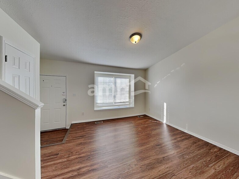 Building Photo - 514 W 150 S