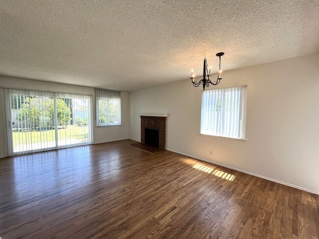 Building Photo - Charming Single Level 3-Bedroom 2-Bathroom Home With Hardwood Floors