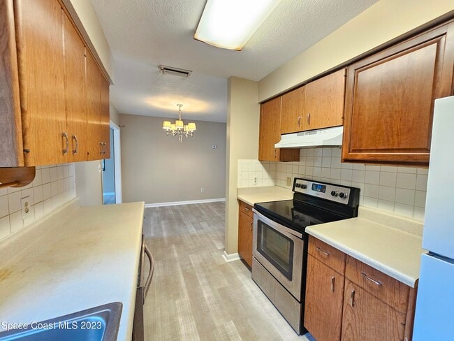 Building Photo - 2640 Dutton Dr