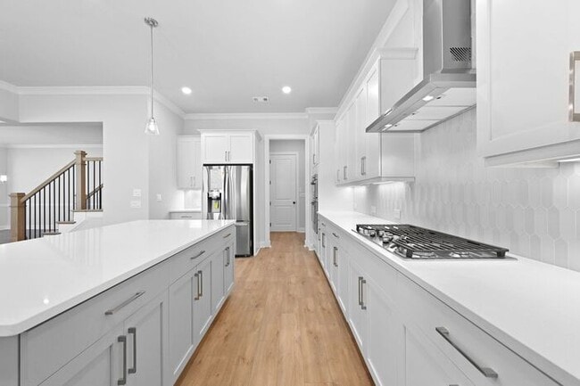 Building Photo - Beautiful 5 bedroom house in Bellmoore Par...