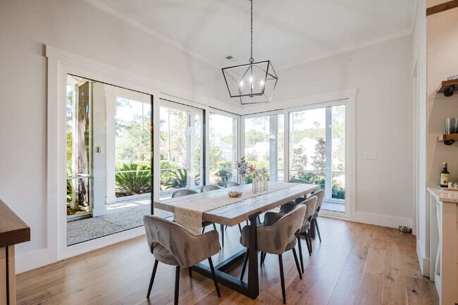 Building Photo - Stunning Custom Home in Palmetto Bluff