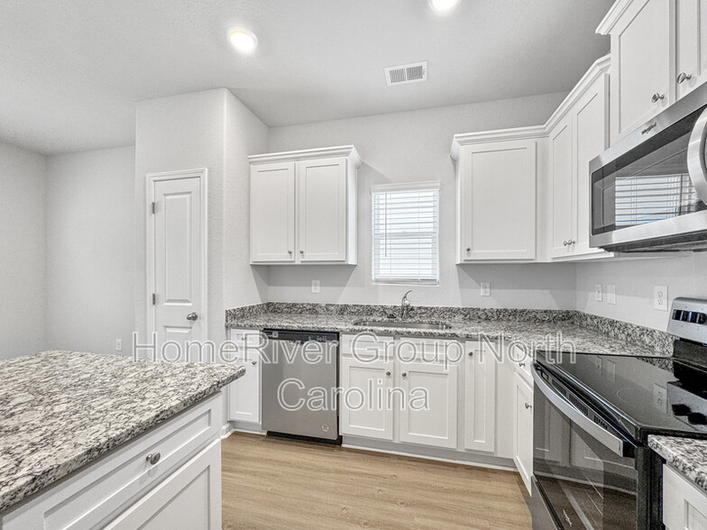 Building Photo - 3110 Maple Rdg Dr