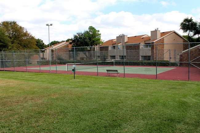 Building Photo - Woodcreek Apartments