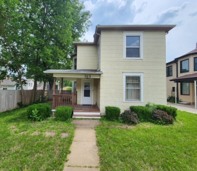 Italian Estates Property Management 313 W 2nd St Junction City KS