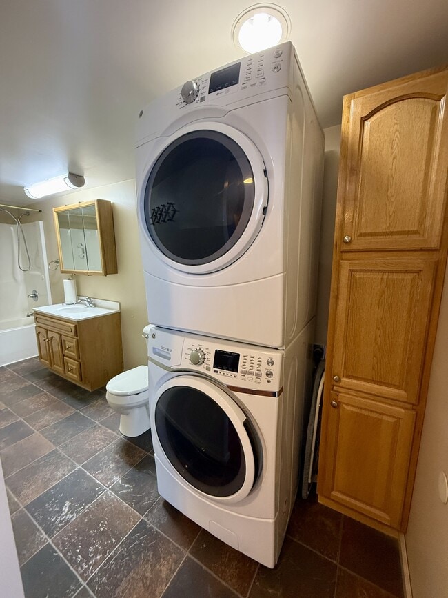 Building Photo - 3515 Mint Rd