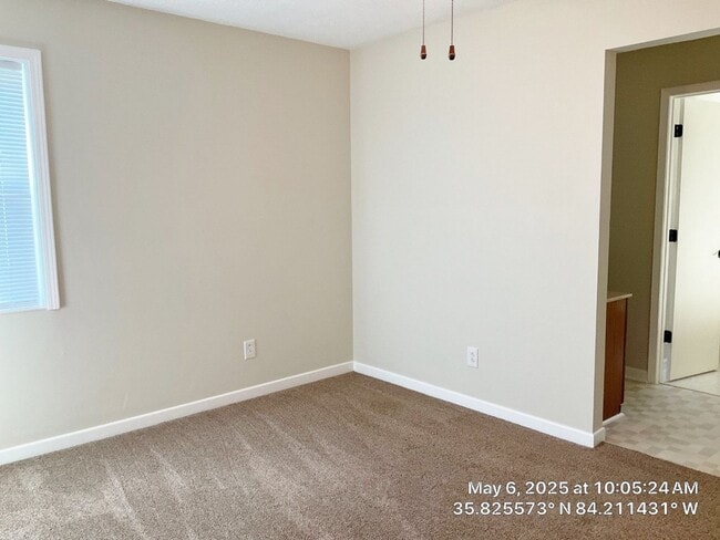 Building Photo - ** ~~ Beautiful 3 bedroom 2 bath house in ...