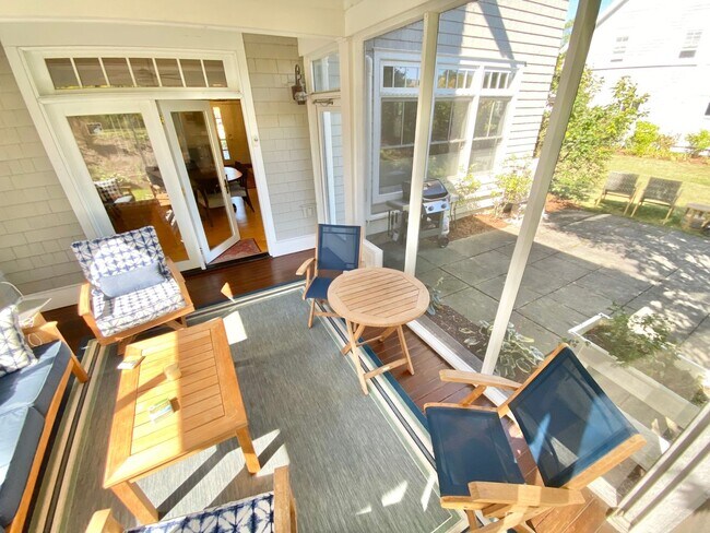 Building Photo - 3 Bedroom Home South Burlington Available ...