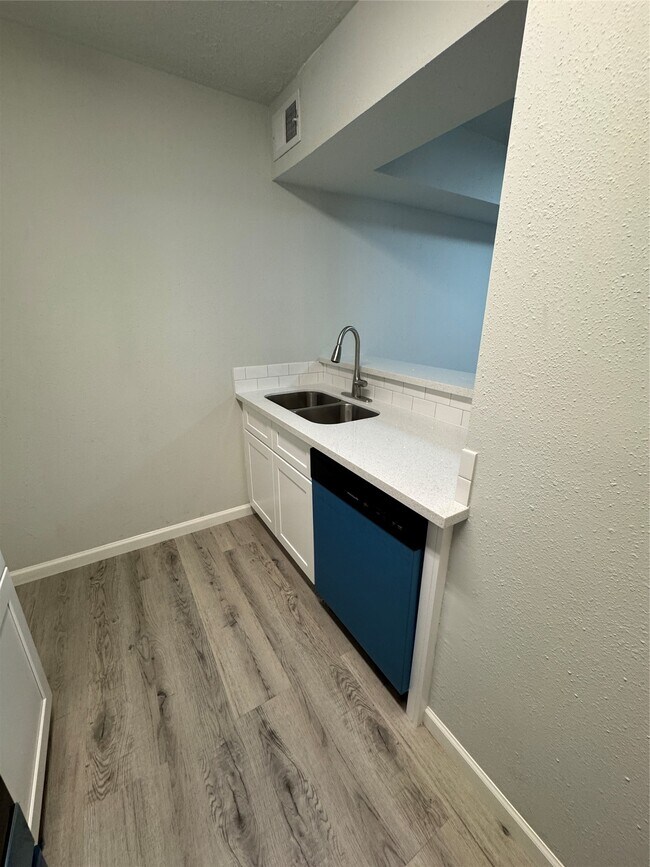 Building Photo - 10555 Turtlewood Ct