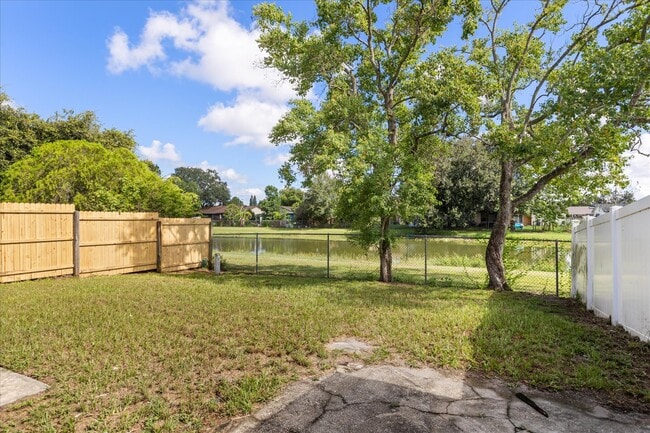 Building Photo - 6921 Longmeade Ln