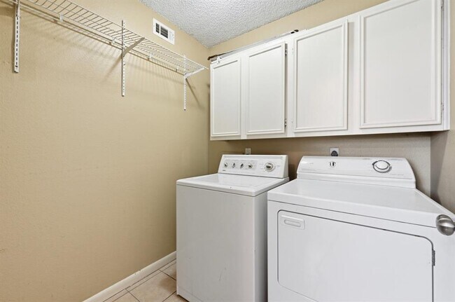 Building Photo - 8011 Lazy Ln